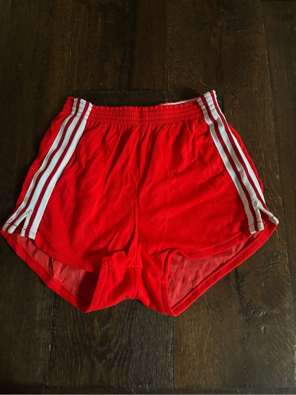 Red vintage 70s/80s running track shorts XS/S